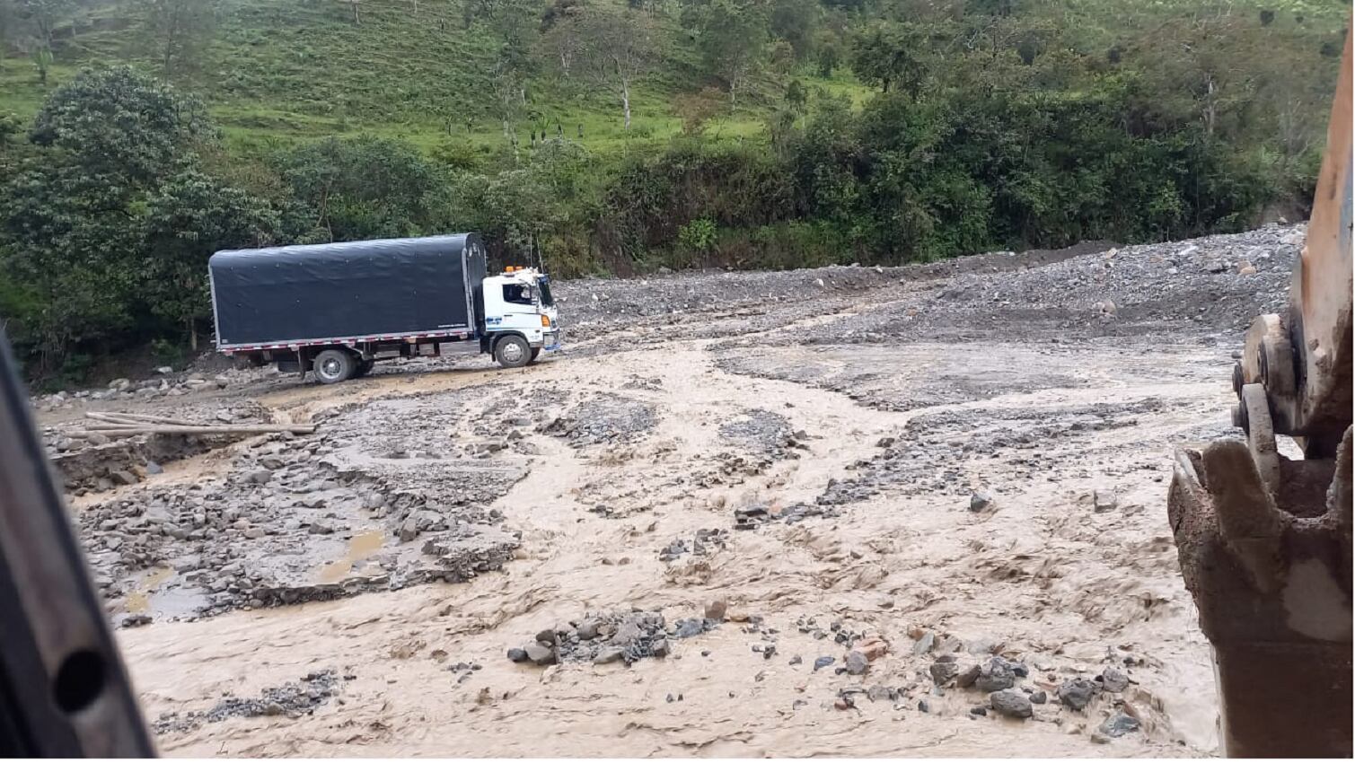 En San Joaquín está a punto de colapsar una montaña