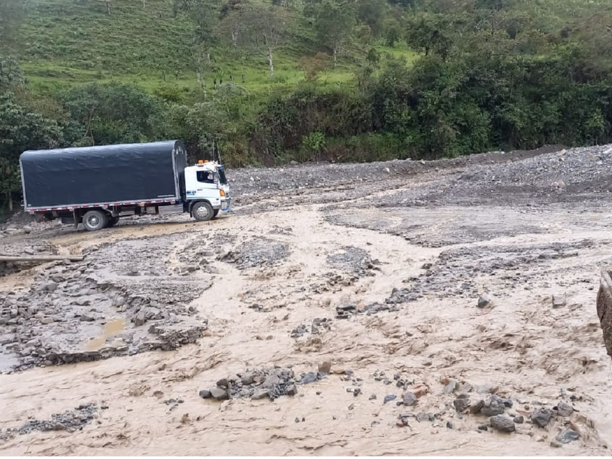 En San Joaquín está a punto de colapsar una montaña