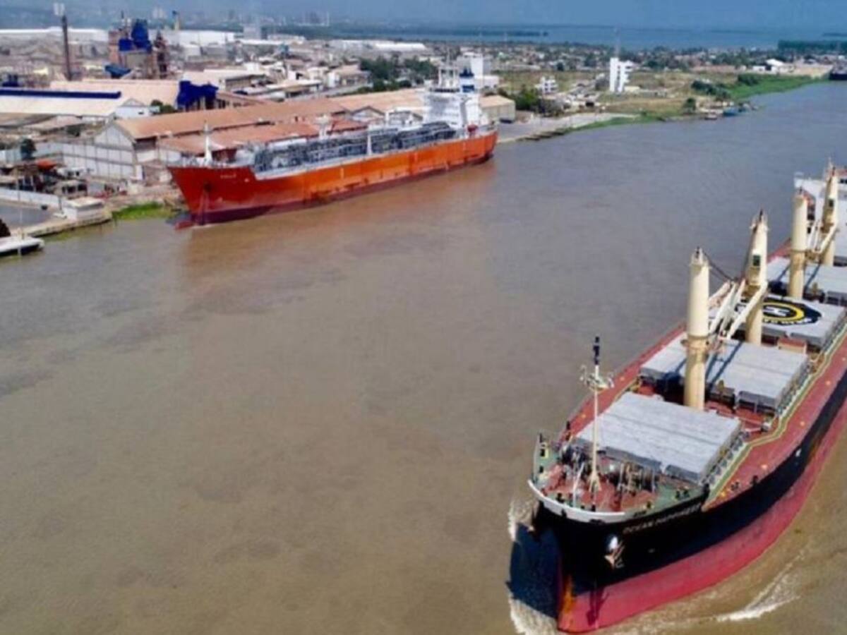 Desvían buque con maíz por crisis portuaria en Barranquilla