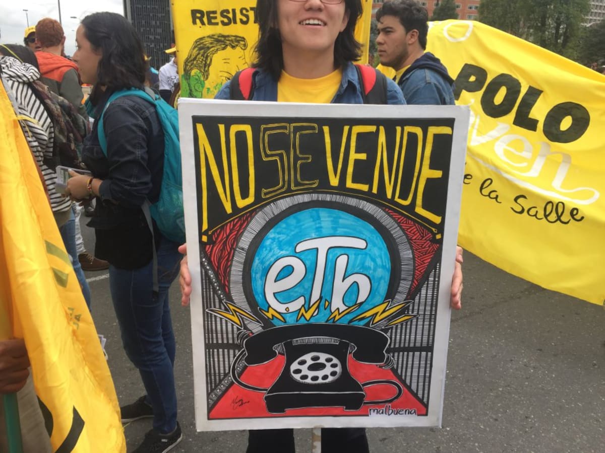 En Bogotá, además de las exigencias laborales, también se marchó en oposición al Gobierno Santos, y a la venta de Isagen, Ecopetrol y ETB.