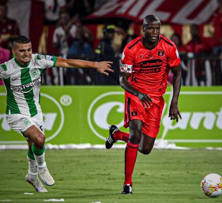 Twitter: @AmericadeCali