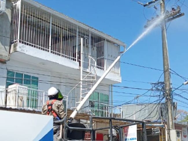 Labores de lavado redes eléctricas en Cartagena