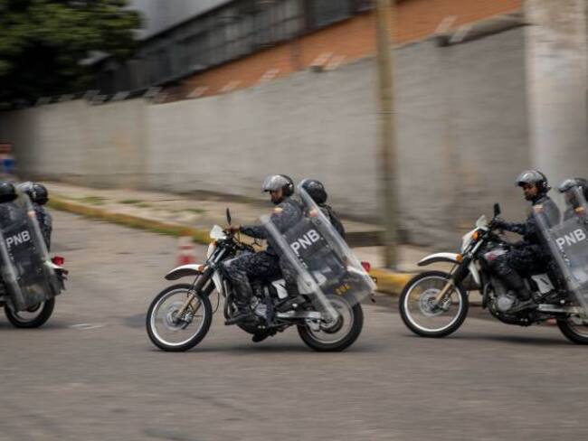 Oposición venezolana denuncia allanamientos en sus viviendas