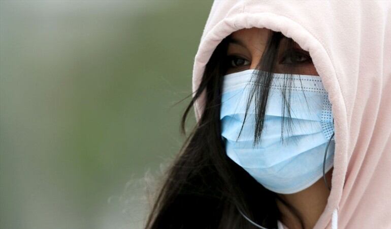 ¿Cómo podemos ayudarnos unos a otros durante el aislamiento?. Foto: Getty Images