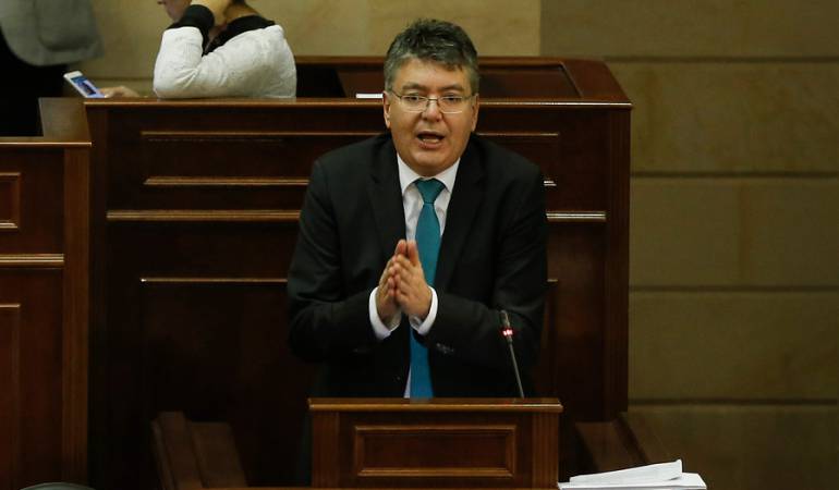 Mauricio Cárdenas ministro de Hacienda