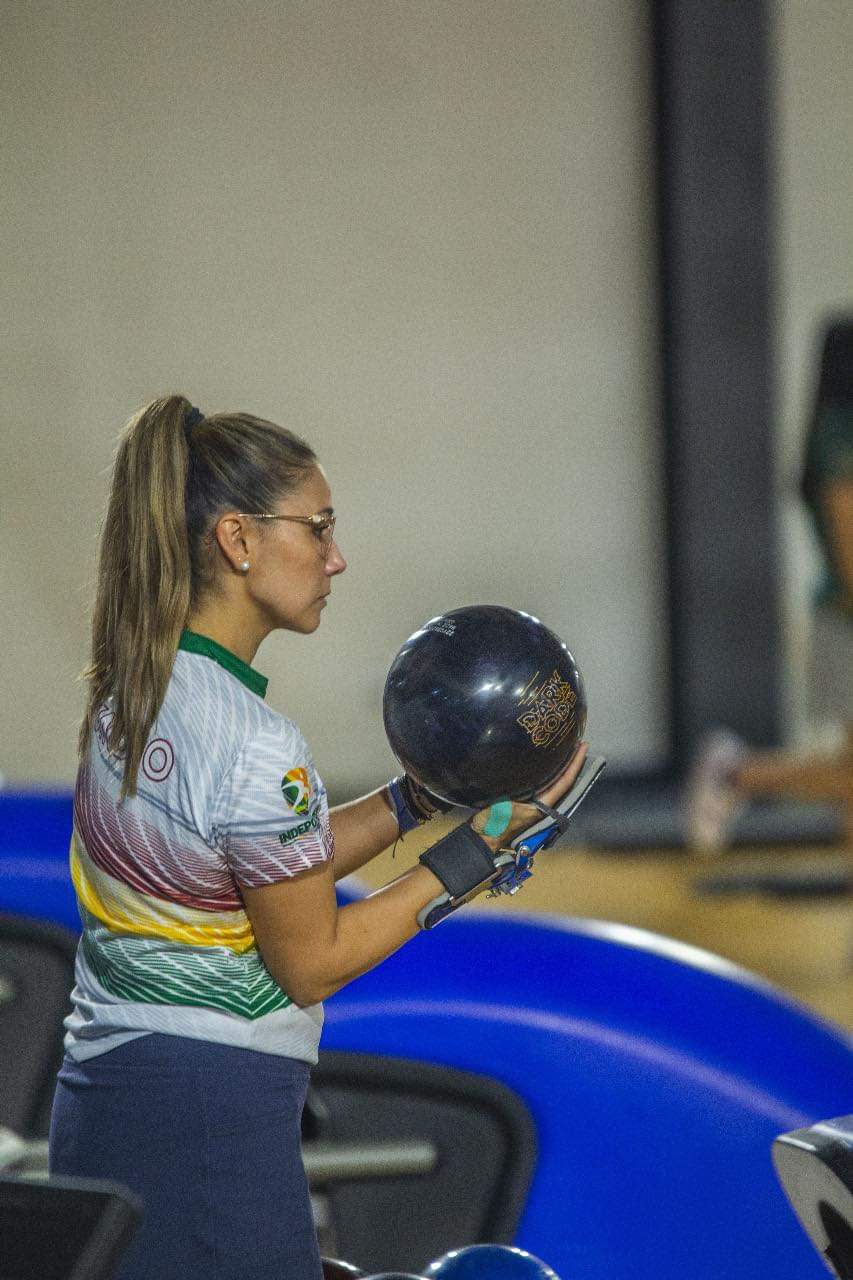 Clara Juliana Guerrero compitiendo en la bolera municipal que lleva su nombre. Foto Cortesía Alcaldía de Armenia