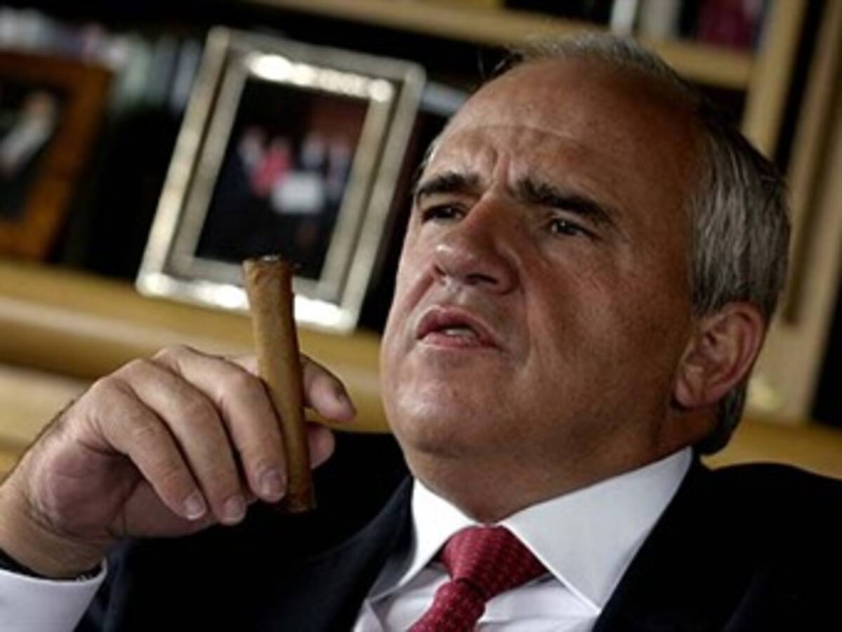 No puede haber pasos hacia la paz mientras haya un solo secuestrado: Samper