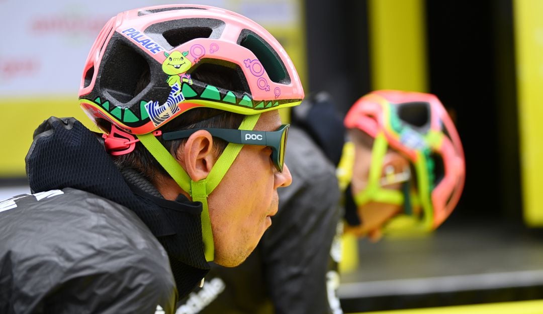 Rigoberto Urán sufrió una vez más en el ascenso del Tour de Francia.