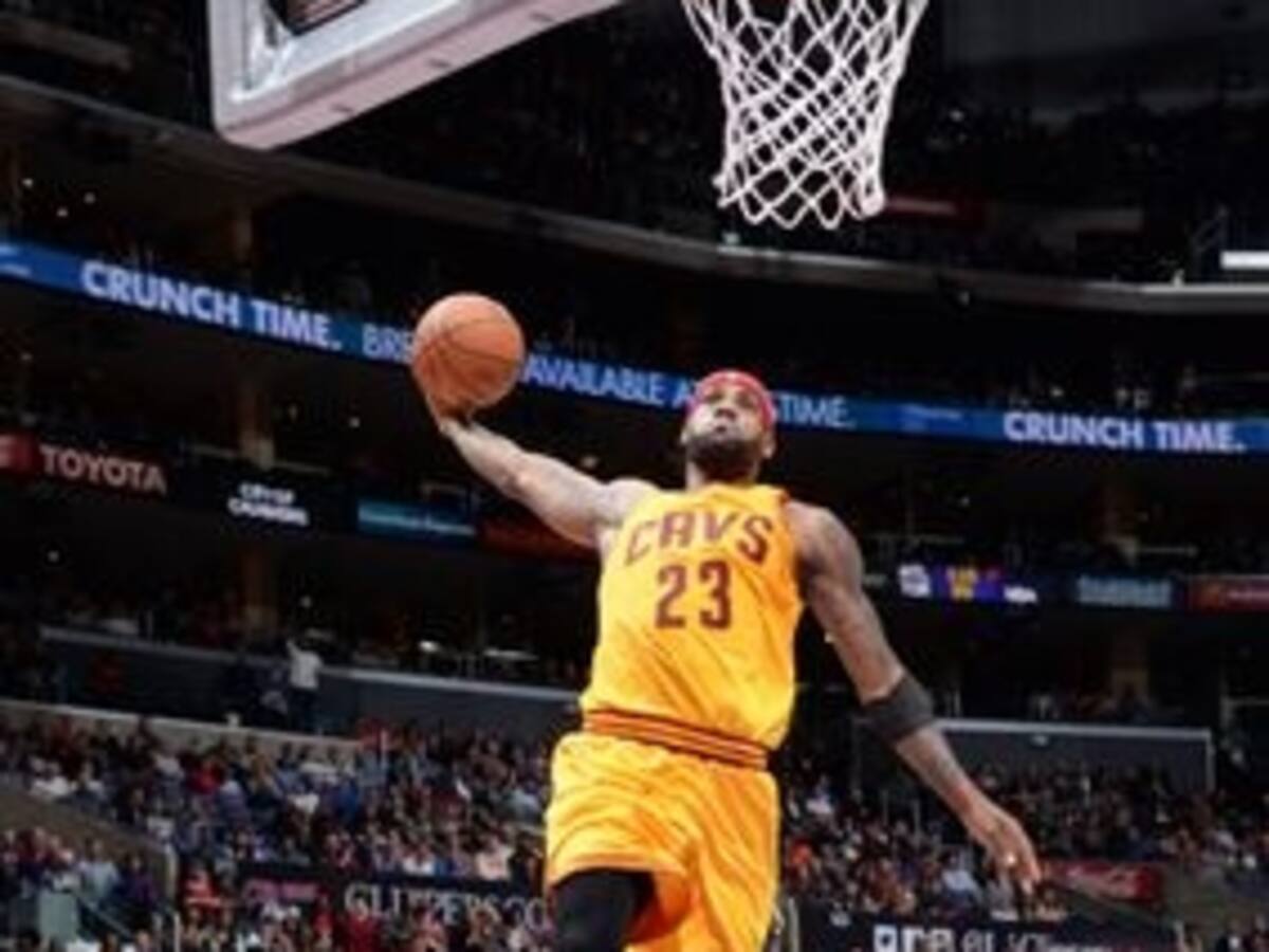 LeBron alcanzó los 24.000 puntos en su carrera