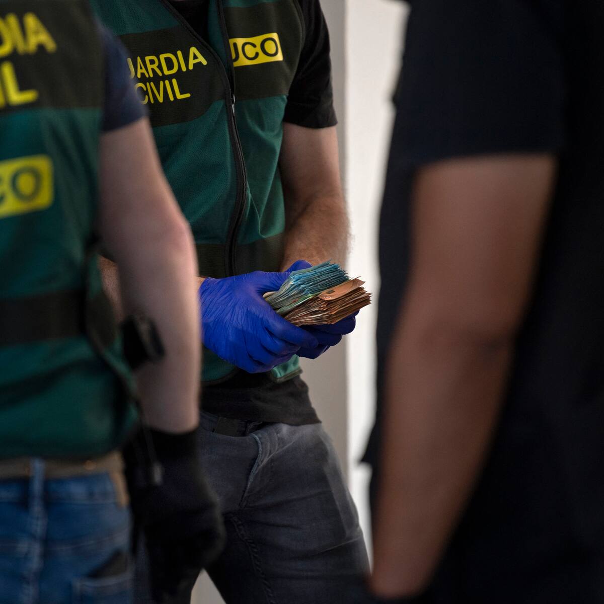 España detiene 5 colombianos que robaban casas de empresarios chinos