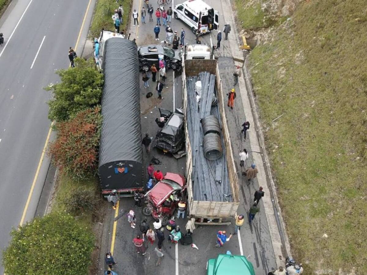 Vía Tunja - Bogotá: accidente deja cinco heridos