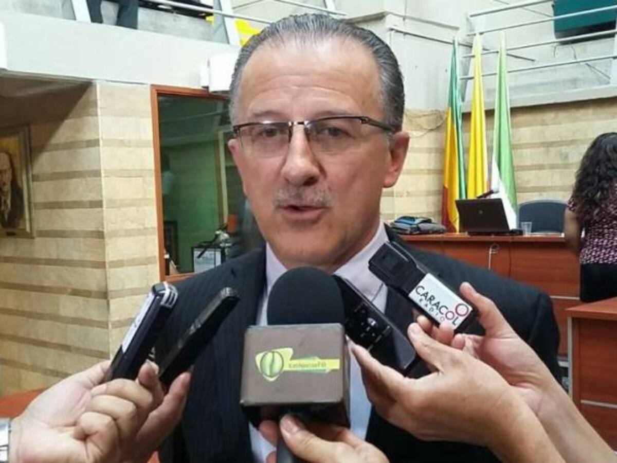 La Fiscalía imputó cargos al Contralor de Armenia James Medina Urrea