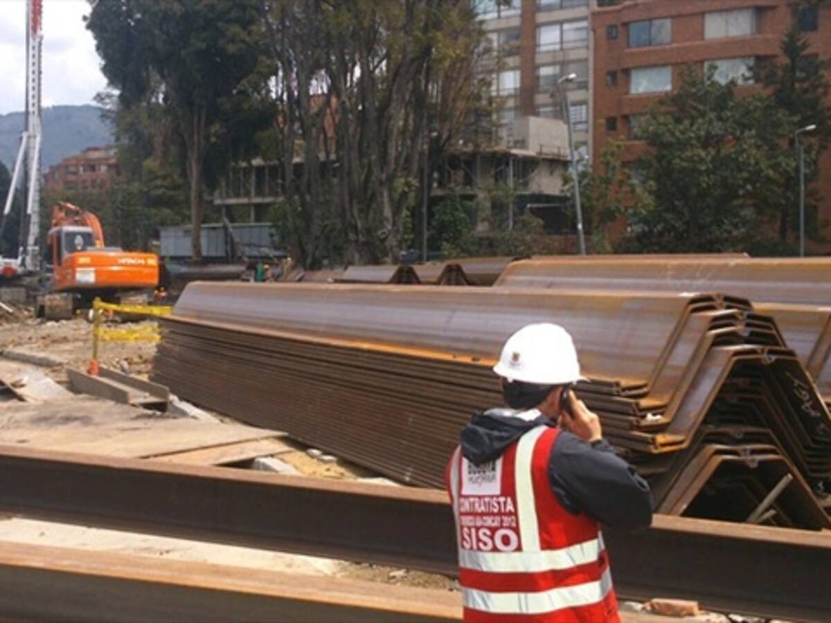 Denuncian avances de solo 14 % en reparación de malla vial de Bogotá