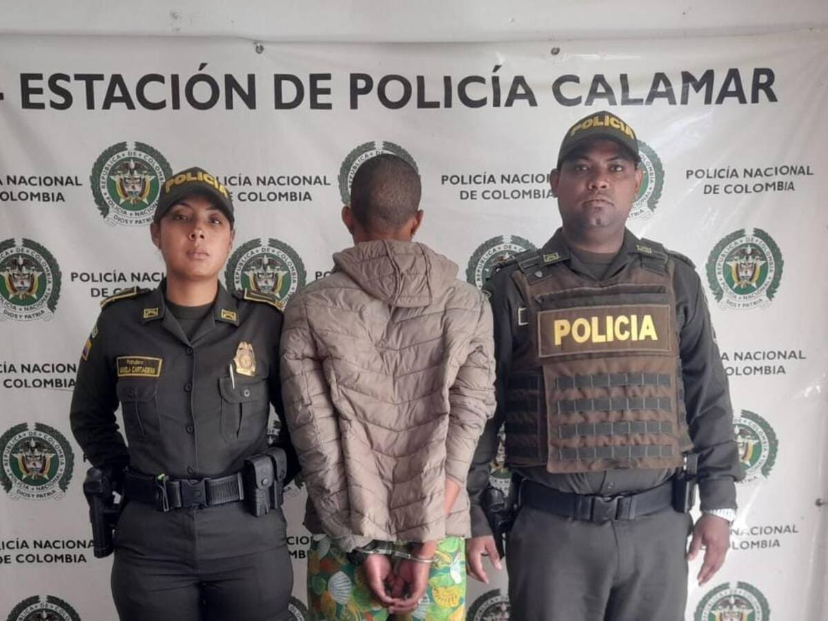 Capturan al ‘Vitafer’ con un arma de fuego dentro de su pantaloneta en Calamar