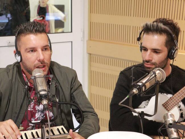 Una Serenata Al Oído con Alkilados