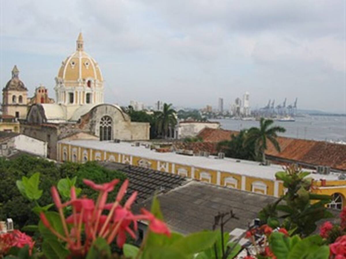 A Cartagena empiezan a llegar personajes de la vida nacional