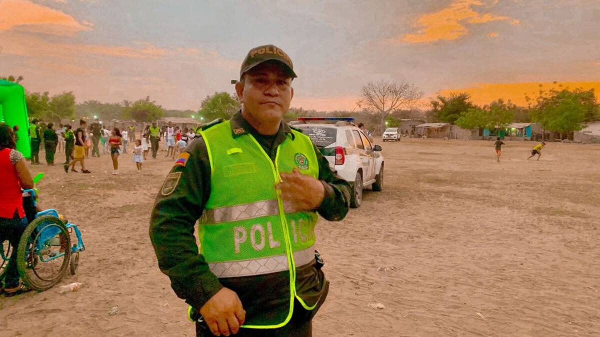 En el Magdalena un policía le ha regalado tres viviendas a discapacitados