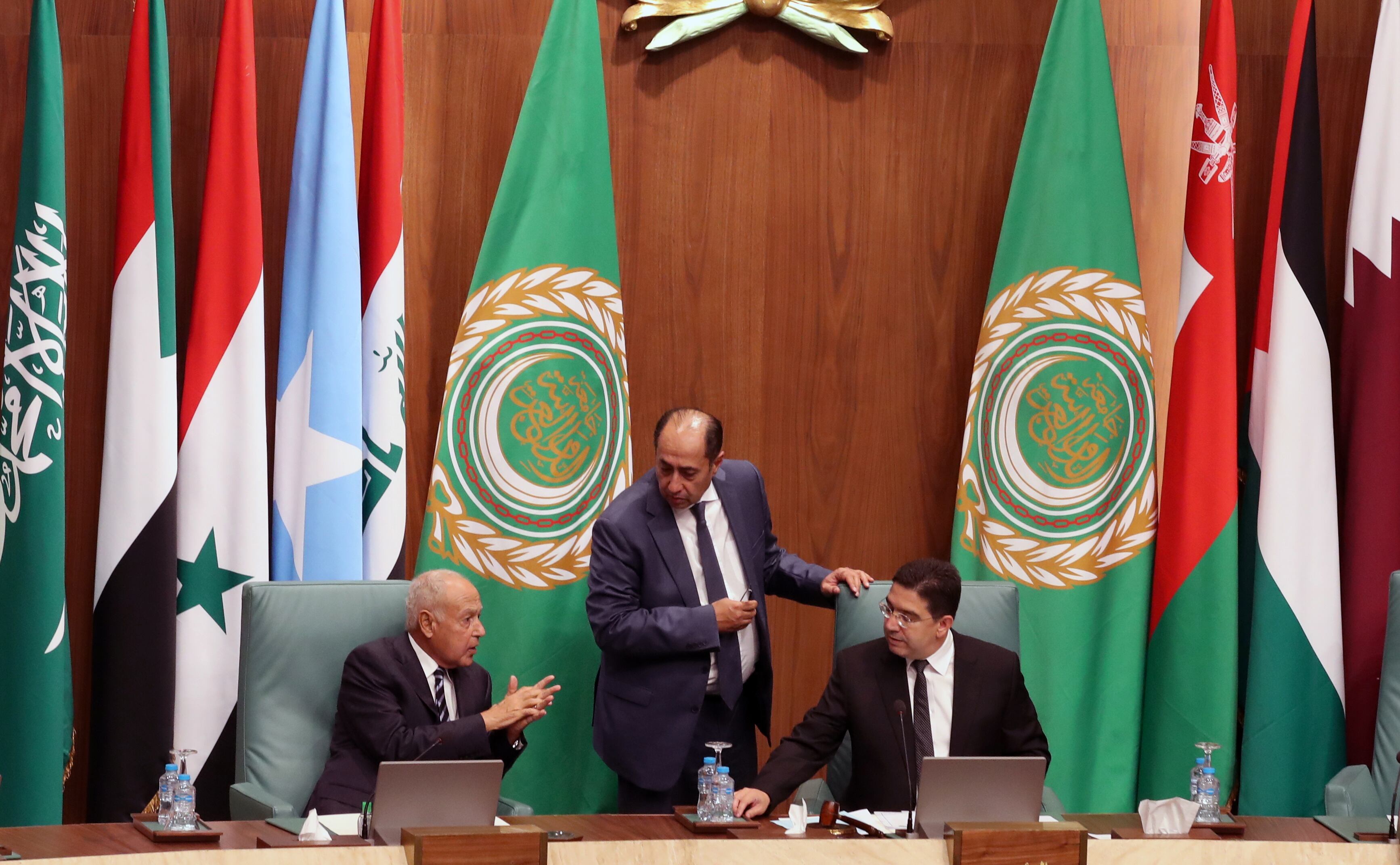Cairo (Egypt), 11/10/2023.- Moroccan Foreign Minister Nasser Bourita (R), Secretary-General of the Arab League Ahmed Aboul Gheit (L), and Assistant Secretary General responsible of the League's Council, Ambassador Hossam Zaki (C) attend the emergency meeting of Arab foreign ministers at the Arab League headquarters, in Cairo, Egypt, 11 October 2023. Arab foreign ministers are meeting to discuss the Israeli-Palestinian conflict. (Egipto) EFE/EPA/KHALED ELFIQI