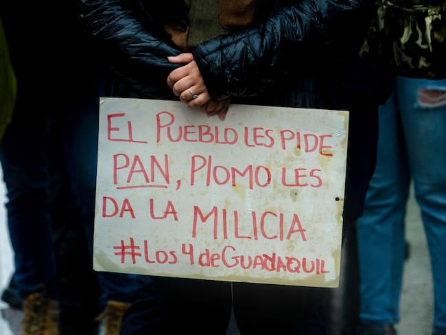 Manifestaciones exigiendo justicia por los 4 menores de edad desaparecidos por once militares ecuatorianos en Guayaquil en 2024.
(Foto: Veronica Lombeida/SOPA Images/LightRocket via Getty Images)