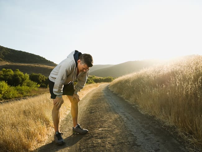 Imagen de referencia de correr con vaso/ Getty Images