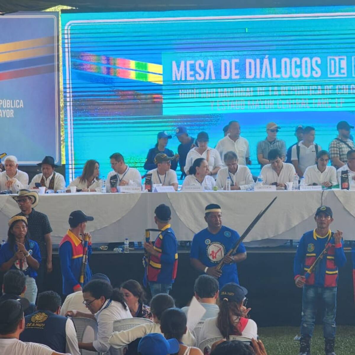 Gobierno colombiano y Estado Mayor Central de las Farc instalan mesa de diálogos de paz