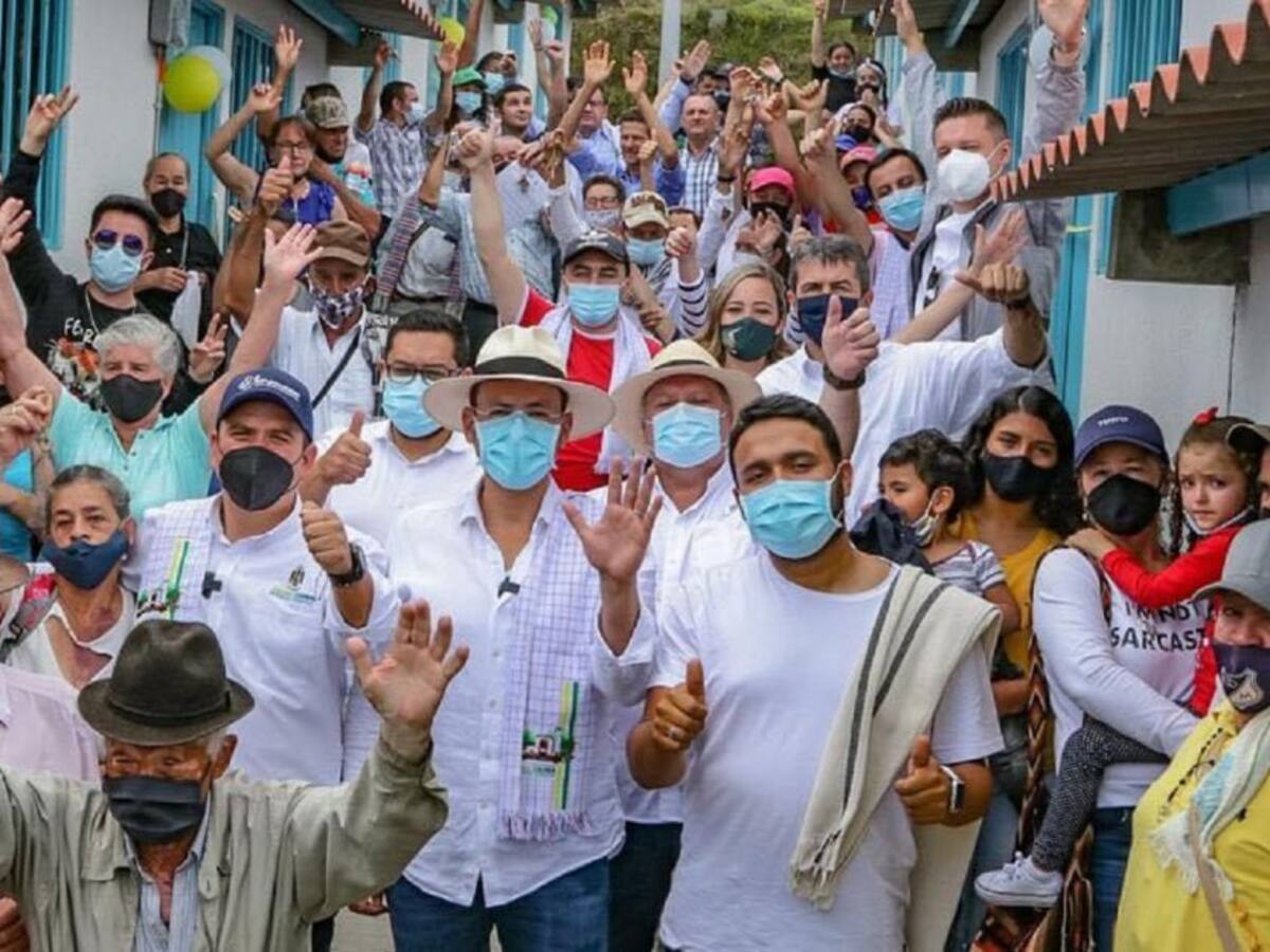 Con felicidad desbordada comunidad de Pensilvania, Caldas recibió 45 casas