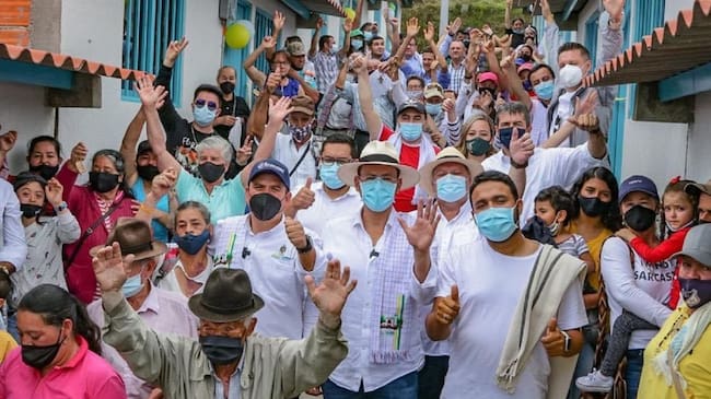 Foto: Entrega oficial de 45 casas en el municipio de Pensilvania, Caldas.