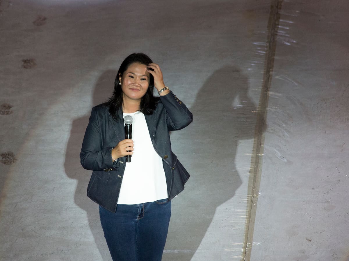 Fujimori vuelve a situarse por delante de Sánchez en la recta final del escrutinio en Perú