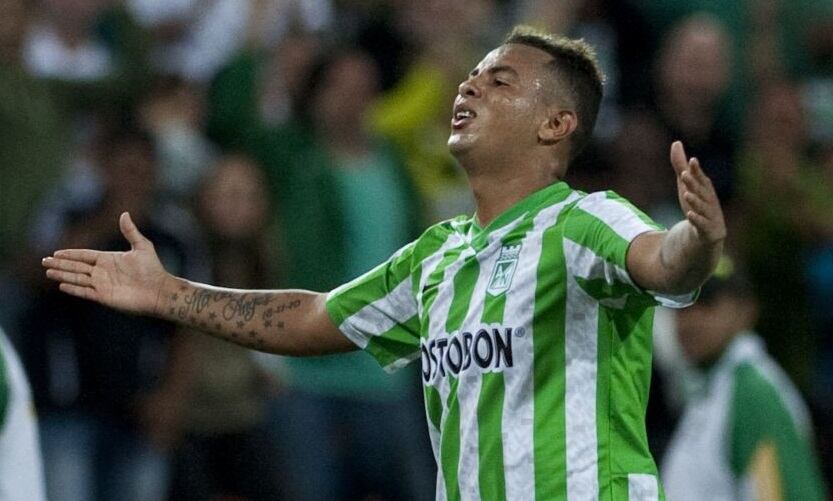 Edwin Cardona durante un partido de Atlético Nacional contra Newell's Old Boys en la Copa Libertadores 2014 (Photo credit should read RAUL ARBOLEDA/AFP via Getty Images)