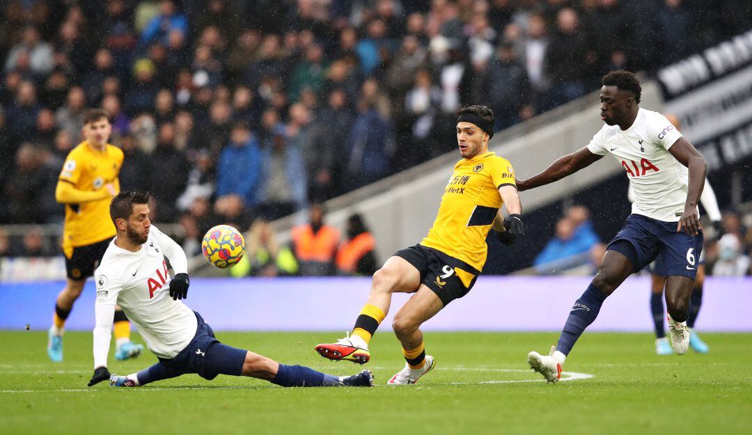 Dávinson Sánchez vs. Wolves