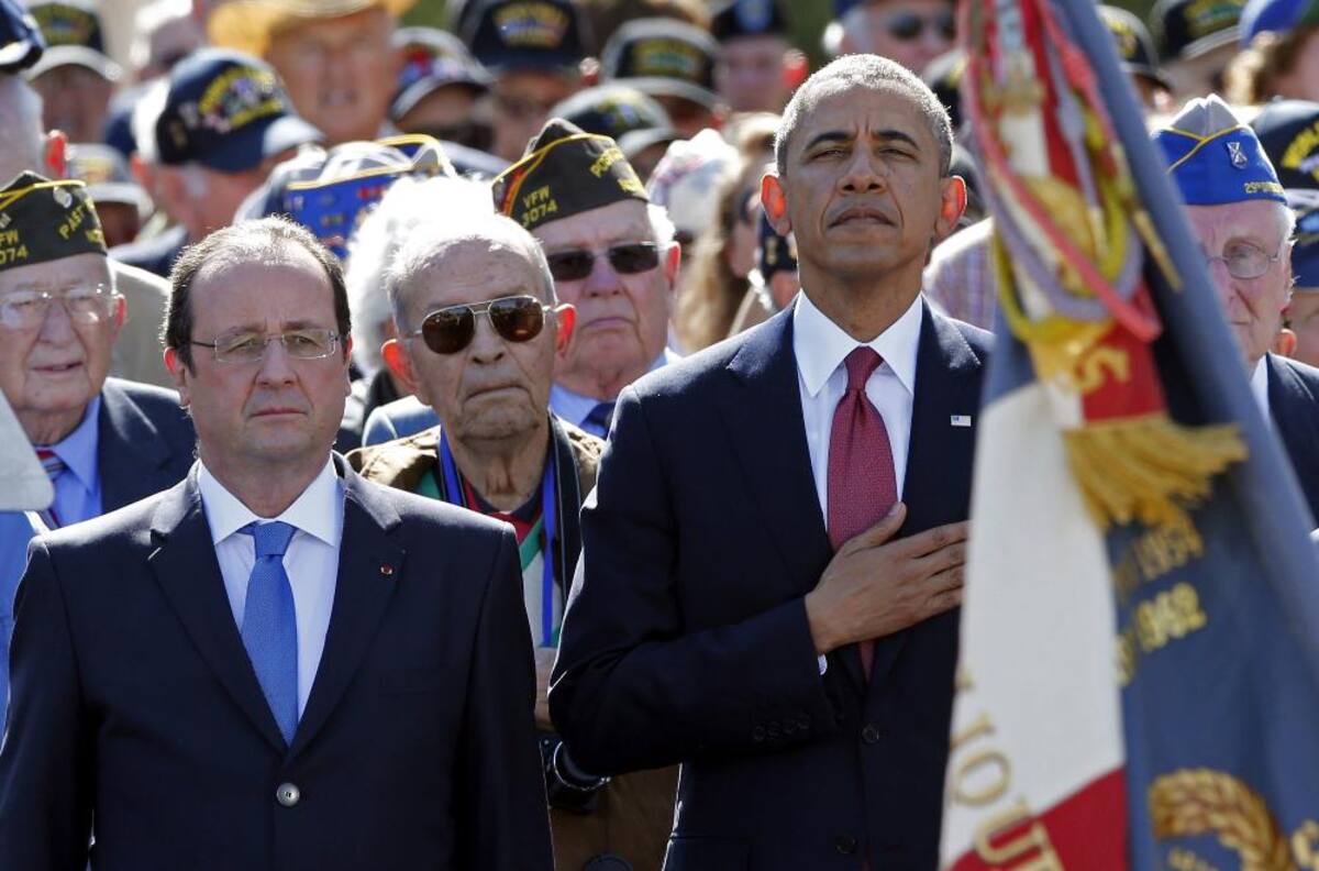 Hollande: Europa tiene aún el deber y la obligación de defender la paz