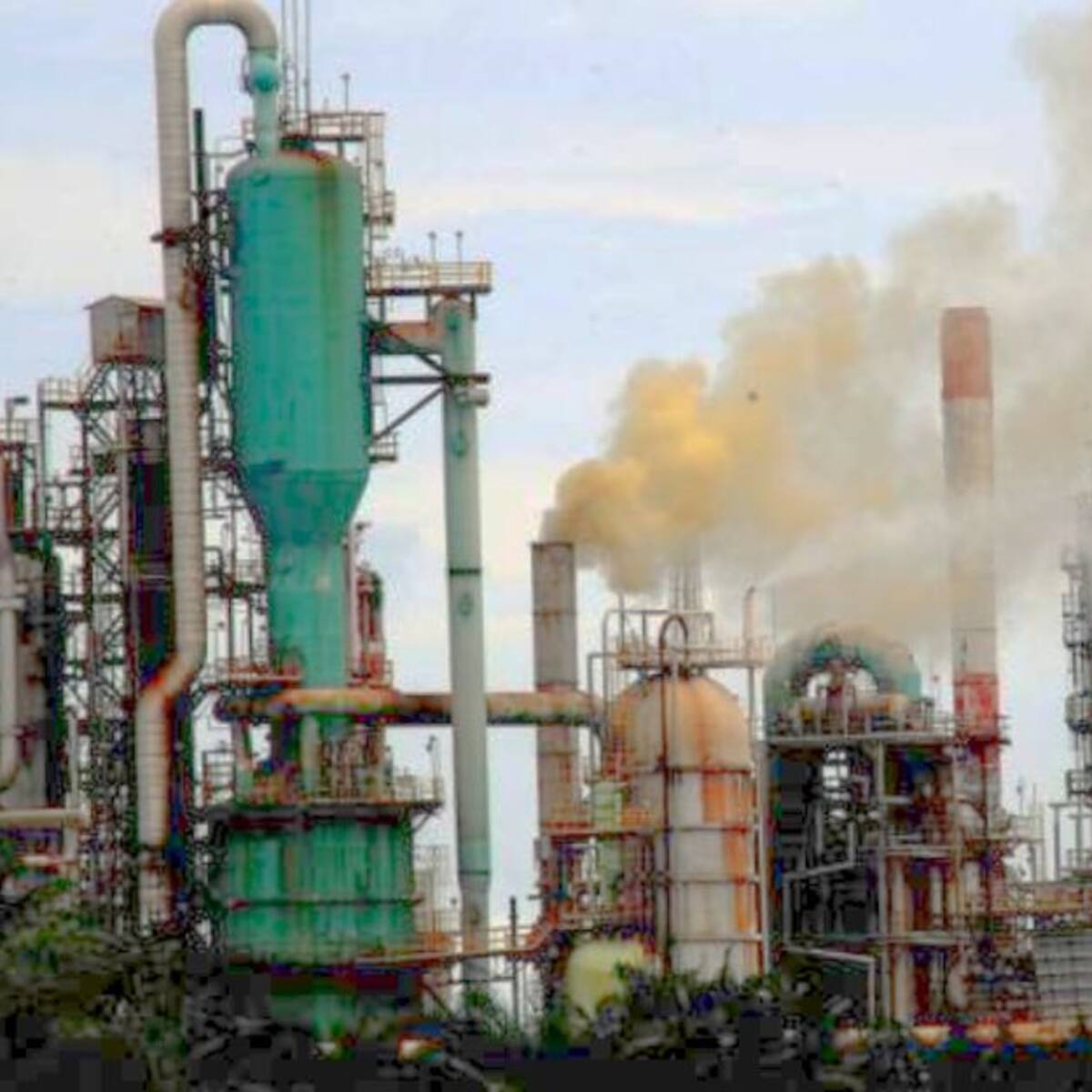 Descartan heridos durante explosión en planta Orthoflow