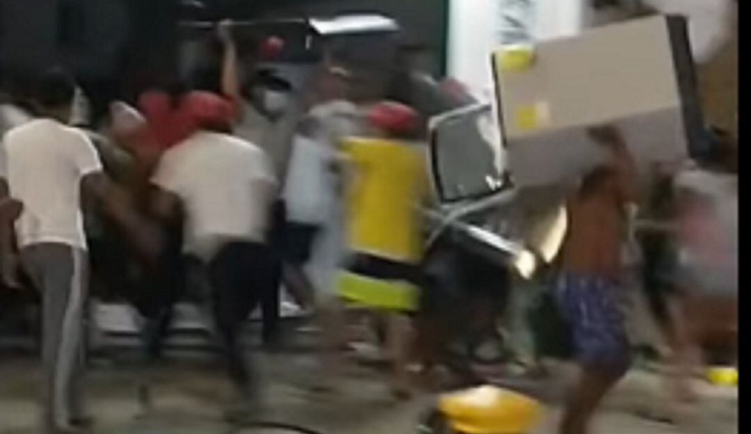 Saqueos a los locales comerciales 