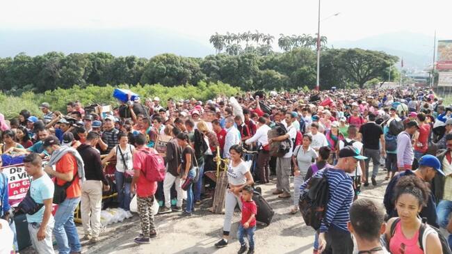 Flujo migratorio de venezolanos por el puente internacional Simón Bolívar