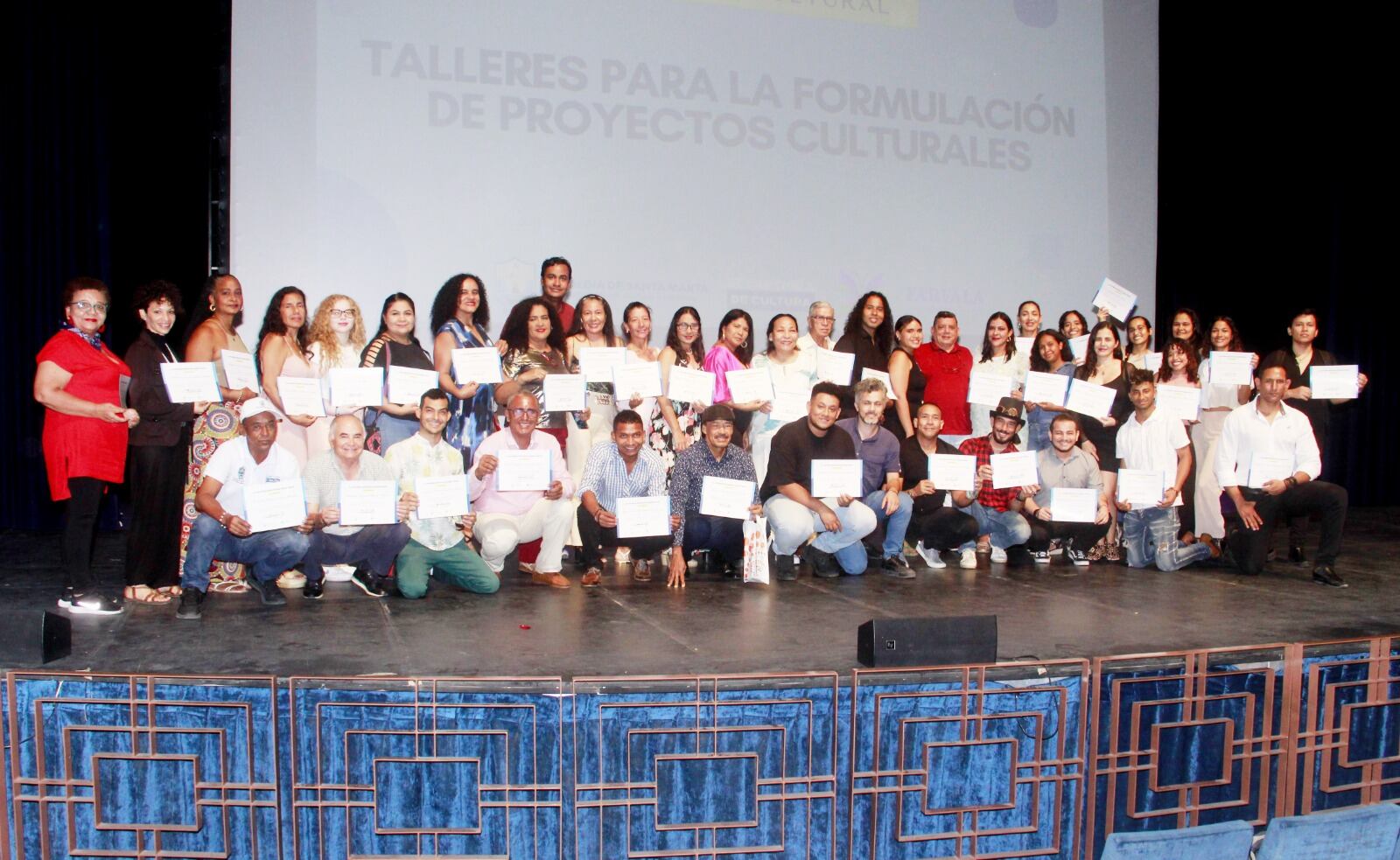 90 artistas y gestores participaron de los talleres de formulación de proyectos culturales . Farfala Corporación Artística y Cultural