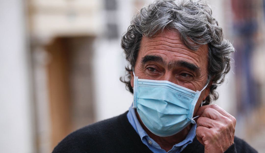 Fajardo propone a jóvenes conformar una 'primera línea de lo público'