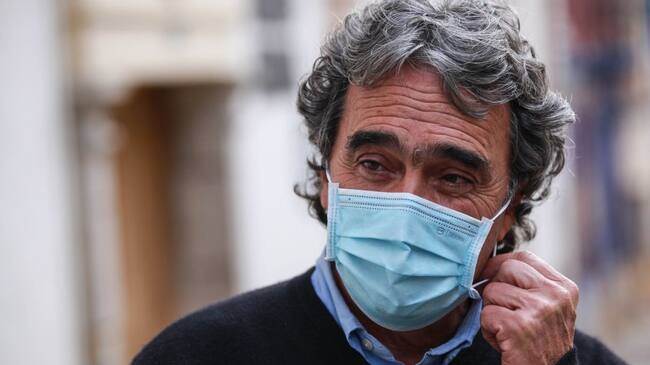 Fajardo propone a jóvenes conformar una 'primera línea de lo público'
