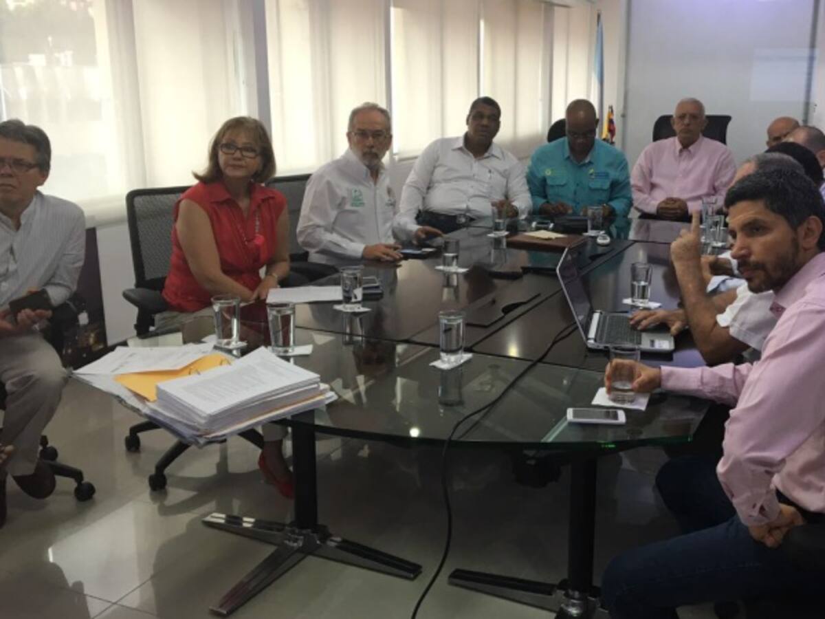 Ministerio de Ambiente promoverá empleo para excombatientes de las Farc como guardabosques en el Valle del Cauca