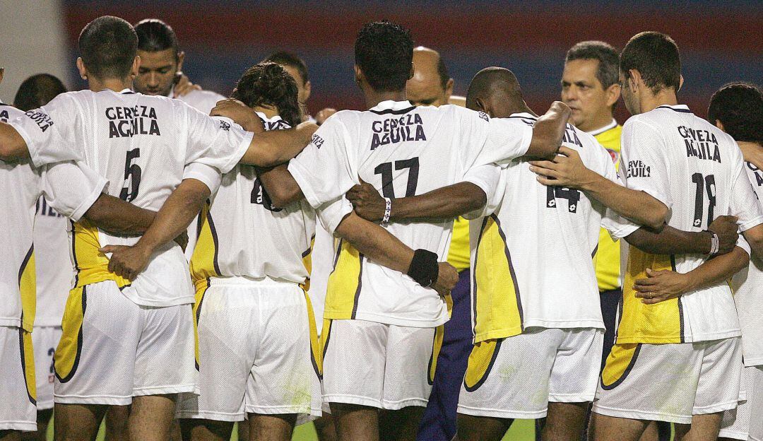 Colombia entrenando previo al duelo ante Brasil por Eliminatorias en 2004