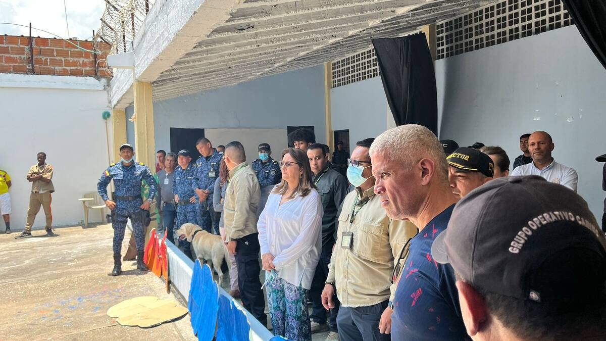 Ministra de Justicia visita el establecimiento carcelario de Neiva