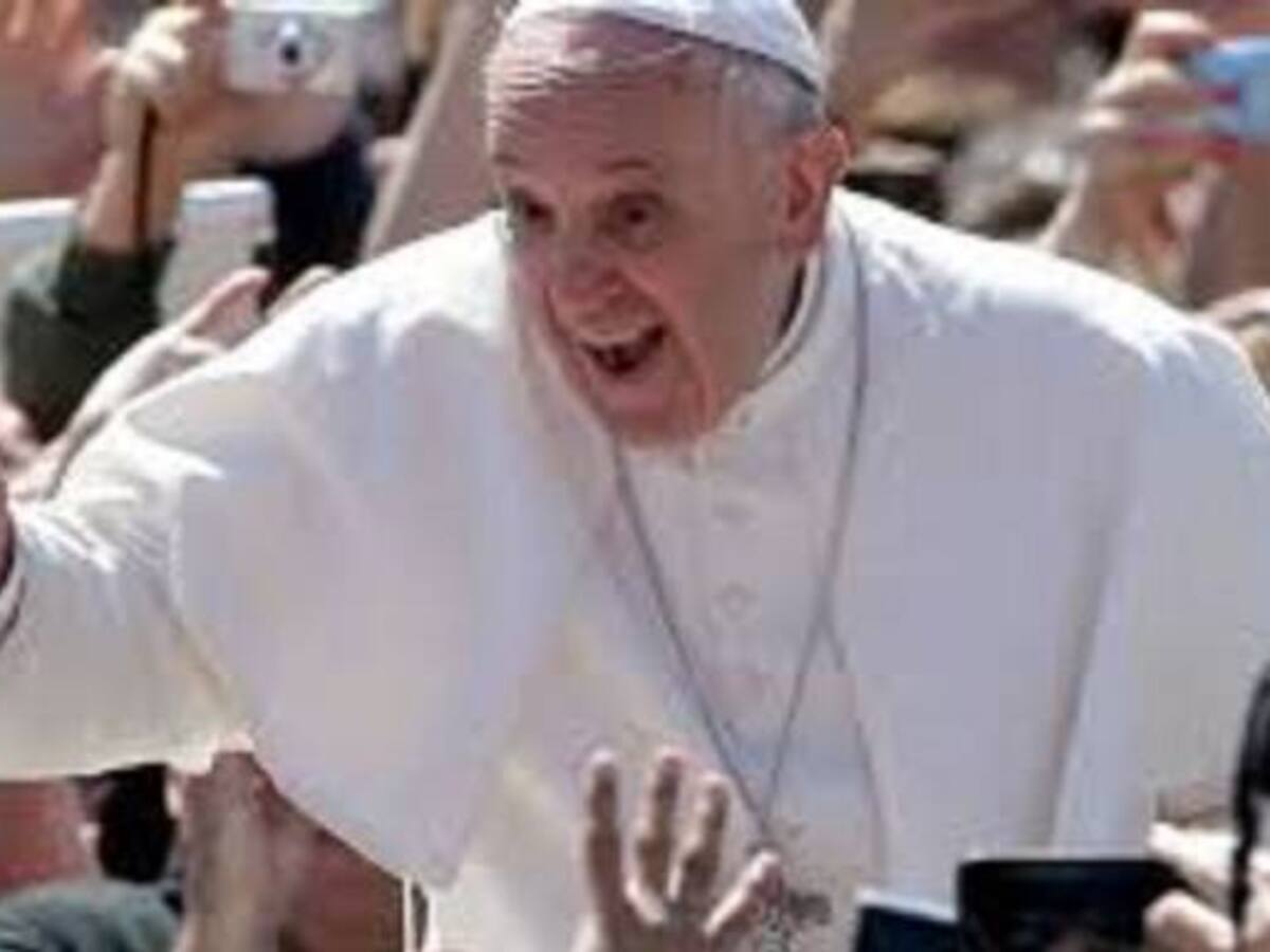A ritmo de cumbia bailarines caleños recibieron al papa
