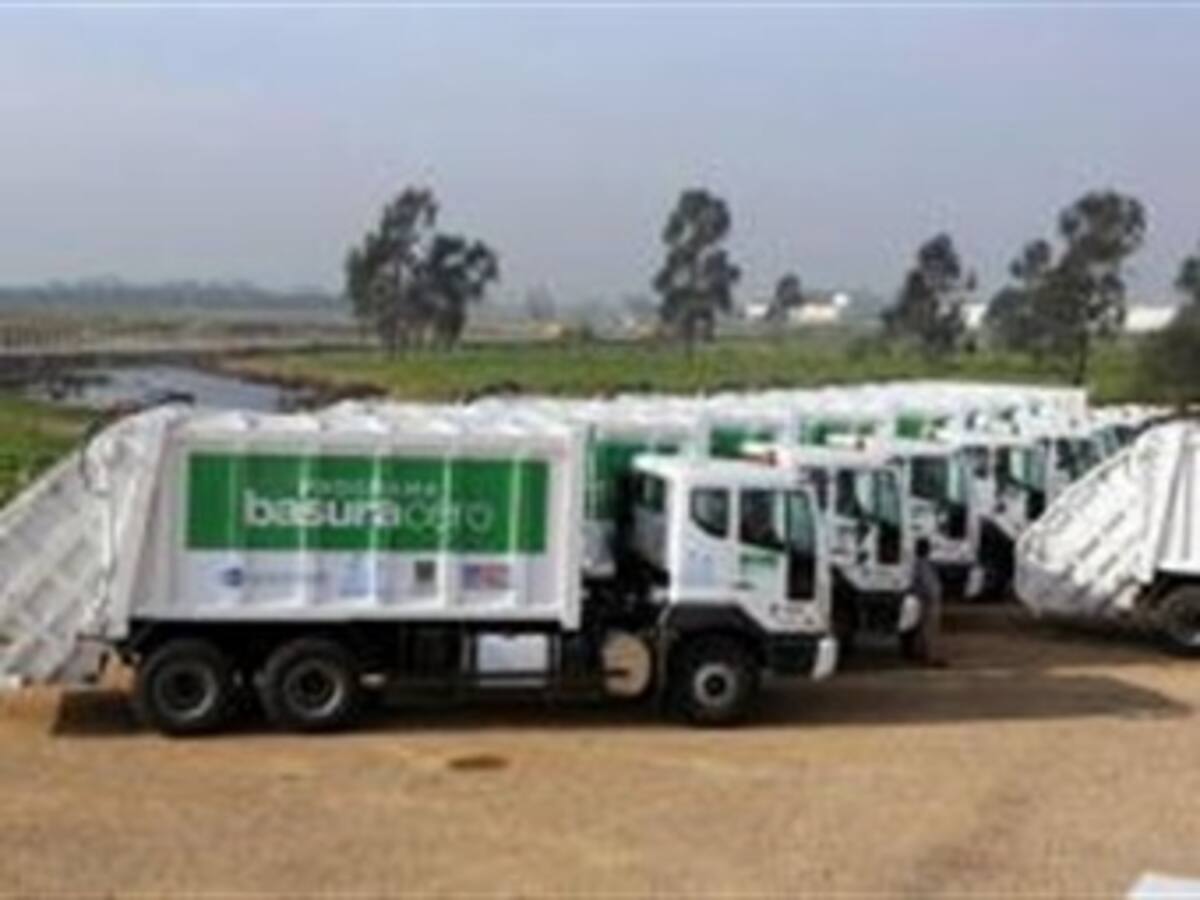 Los bogotanos se ahorraron 37 mil millones de pesos en aseo: Petro