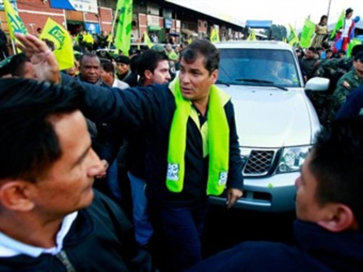 Correa suspende su campaña electoral tras el ataque a simpatizantes que dejó dos muertos