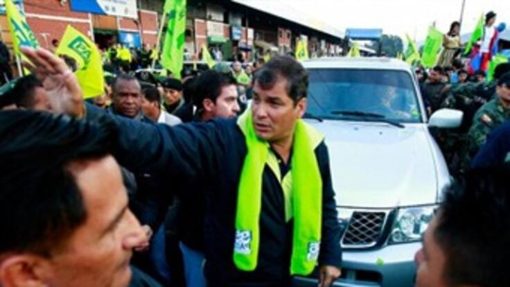 Correa suspende su campaña electoral tras el ataque a simpatizantes que dejó dos muertos