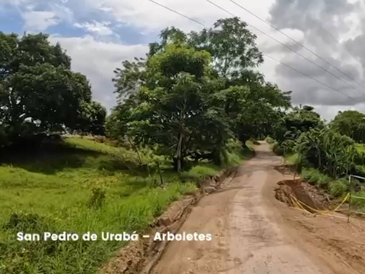 Gobernación de Antioquia adjudica licitación para pavimentar 537km de vías en todo el departamento
