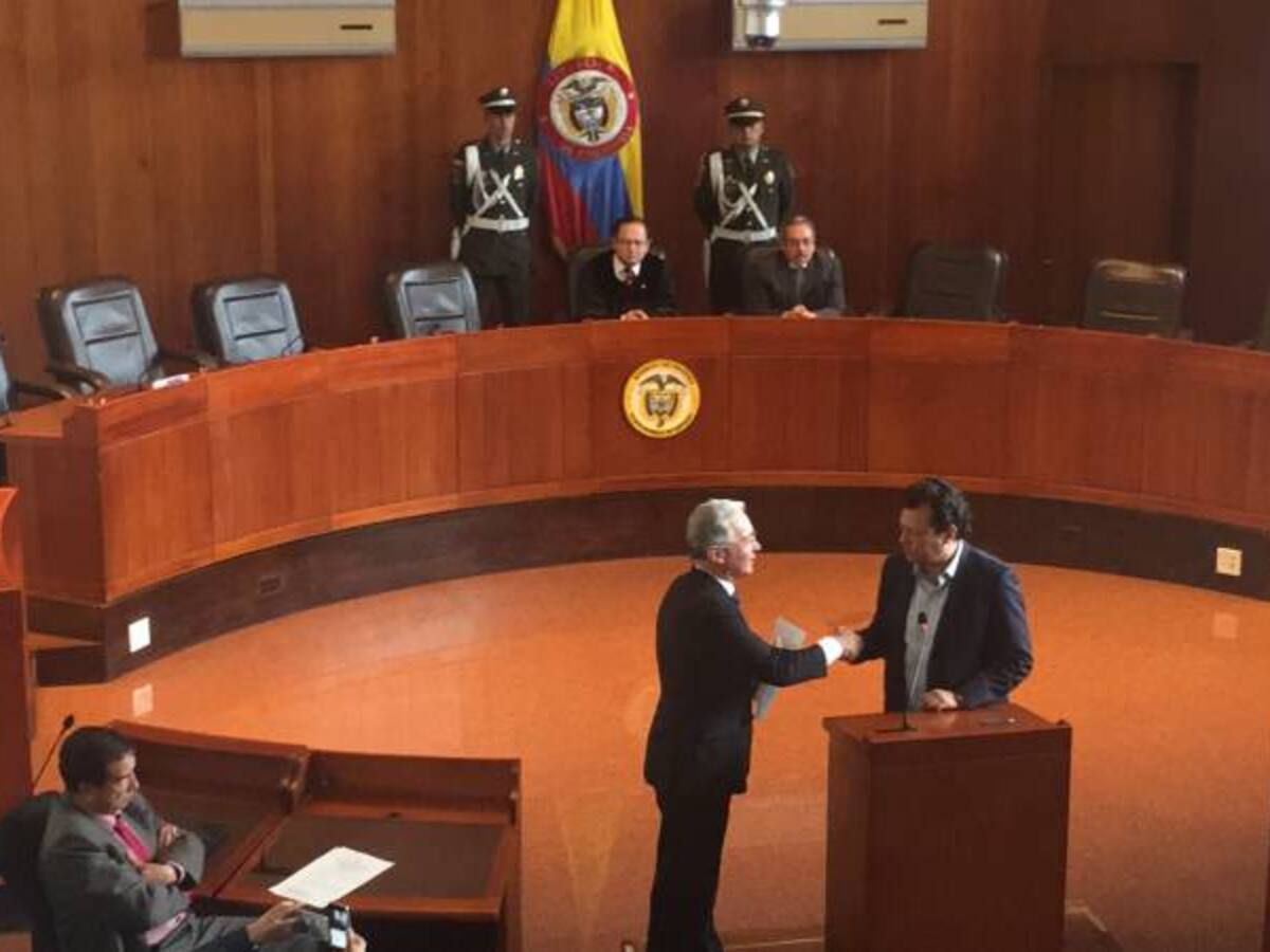 Expresidente Álvaro Uribe rectificó declaraciones contra el periodista Hollman Morris