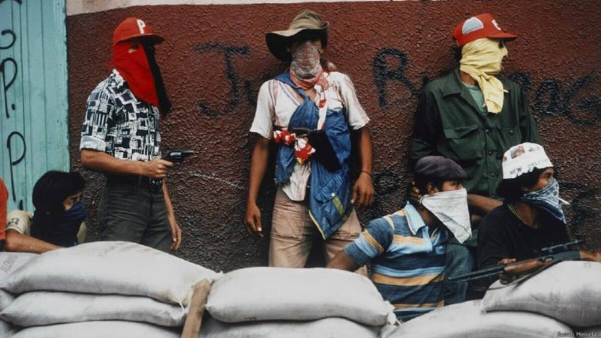 La exposición también tiene un espacio para imágenes que han dejado algunos de los conflictos en América Latina. Esta foto es de la estadounidense Susan Meiselas y fue tomada en Matagalpa, Nicaragua, en 1978. En total, la colección reúne materiales de más de 200 fotógrafos de 28 países y cubre conflictos que han ocurrido en los últimos 165 años.
