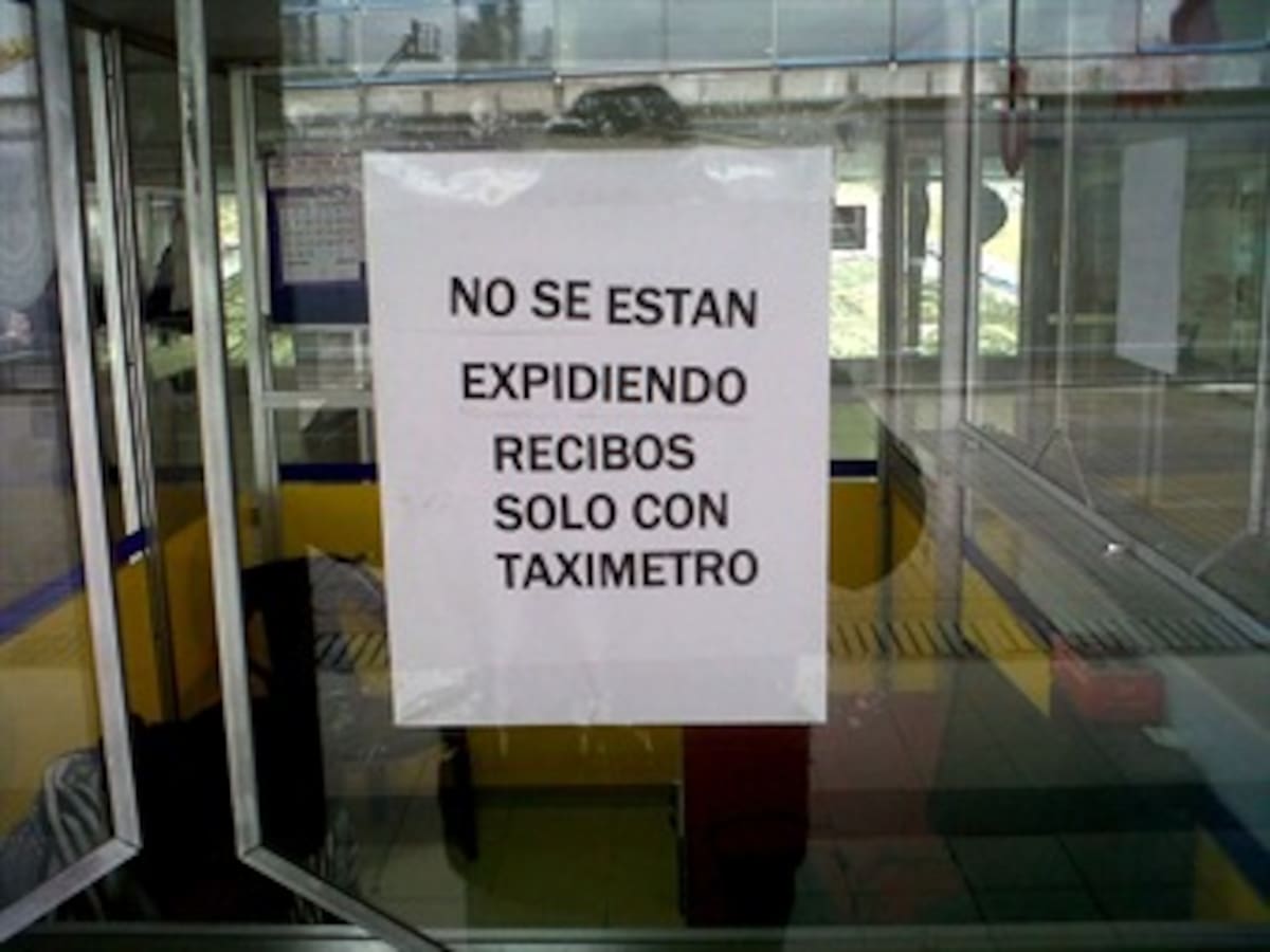 Superintendencia de Industria abre investigación a empresas de taxis del aeropuerto El Dorado