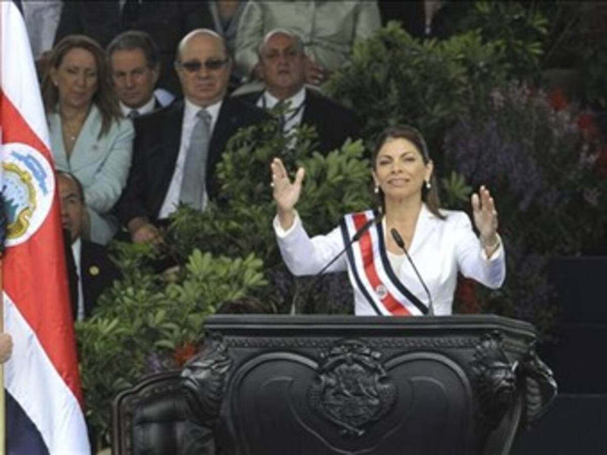 Laura Chinchilla se convierte en la primera presidenta de Costa Rica