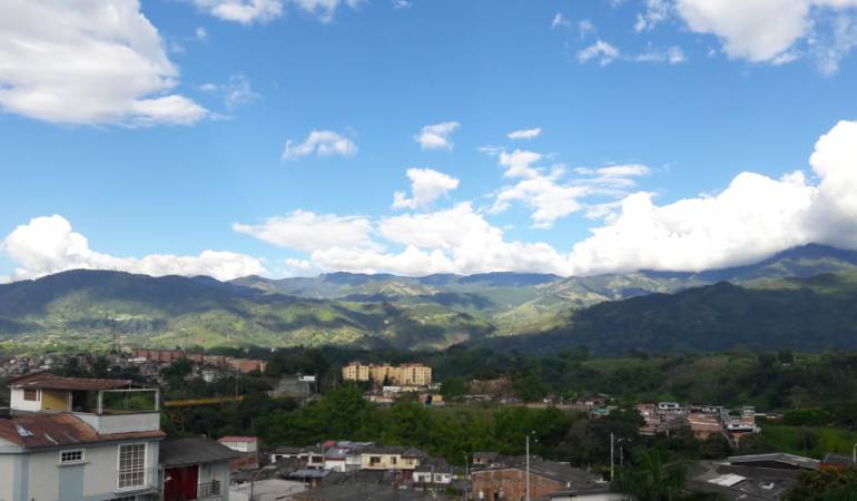 Facebook caracol radio Armenia 1150am línea whatsapp 3155681277 